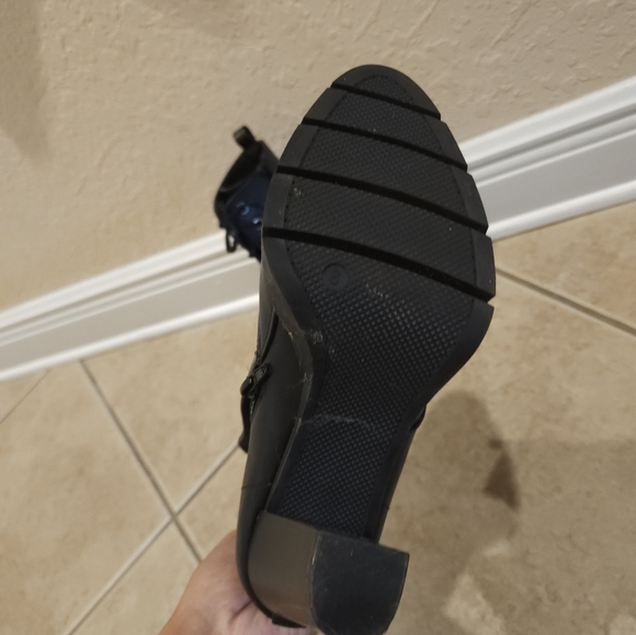 Booties - Picture 4 of 5